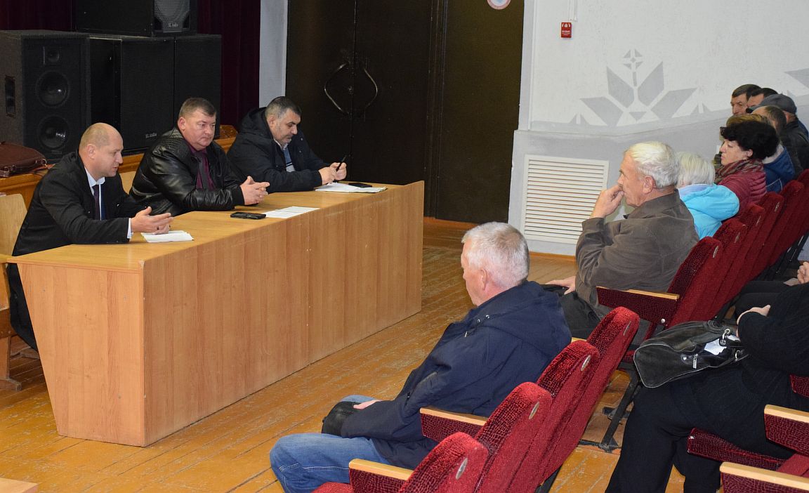 Сегодня состоялась встреча представителей РУП «Могилевоблгаз» и ГУ «Государственный энергетический и газовый надзор» по Могилевской области с населением Хотимского района