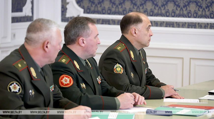 Лукашенко поставил задачу военным: не должно быть войны на территории Беларуси