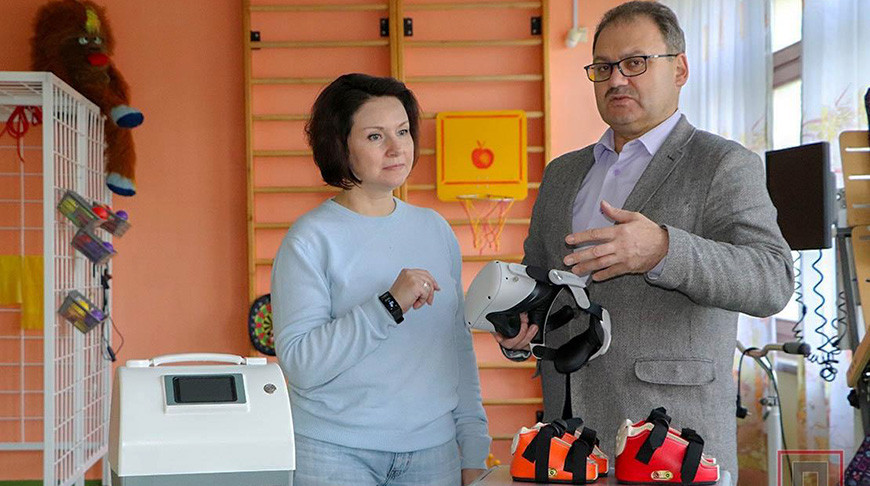 Центр “Ветразь” в Поставском районе первым в стране начал лечить детей с ДЦП космическими технологиями