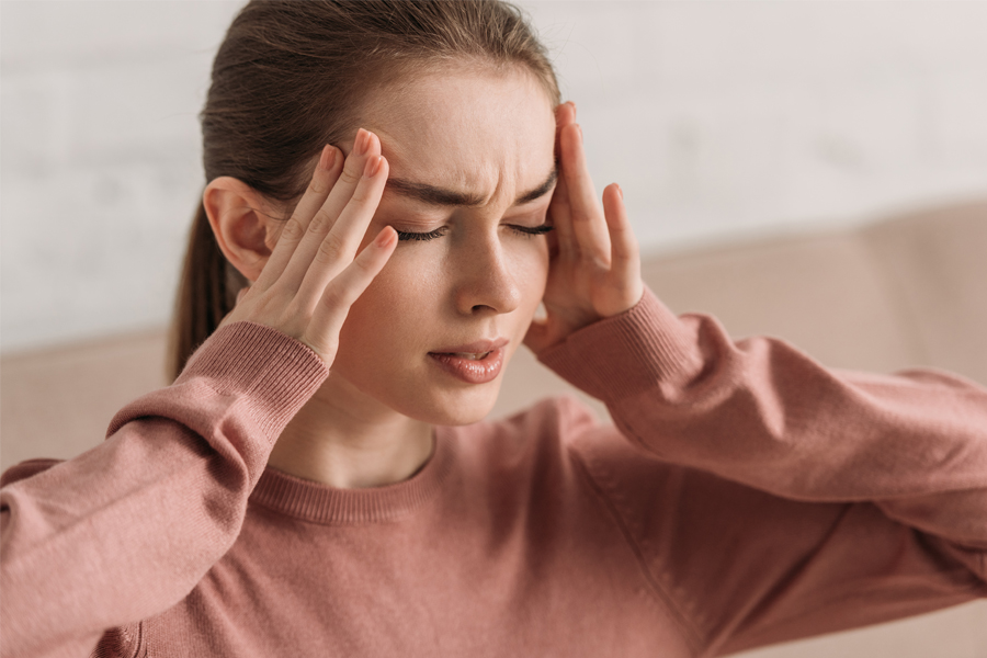 Доктор назвала факторы, которые провоцируют приступы мигрени