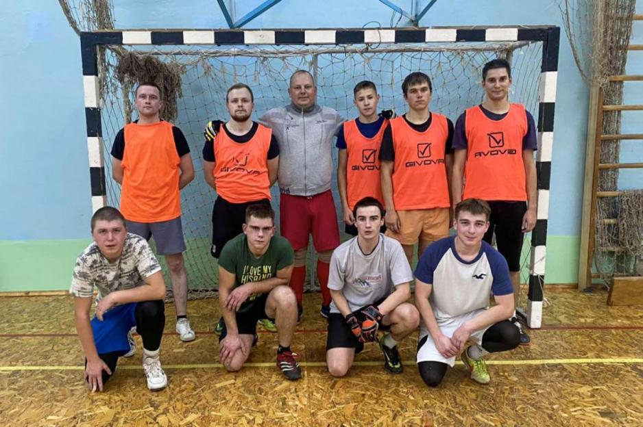Матч по мини-футболу провели милиционеры с подростками в Могилеве