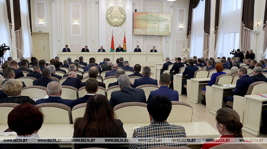 Совещание Лукашенко в Гомеле по АПК для многих стало вторым шансом. Подробности (не)разноса от Президента