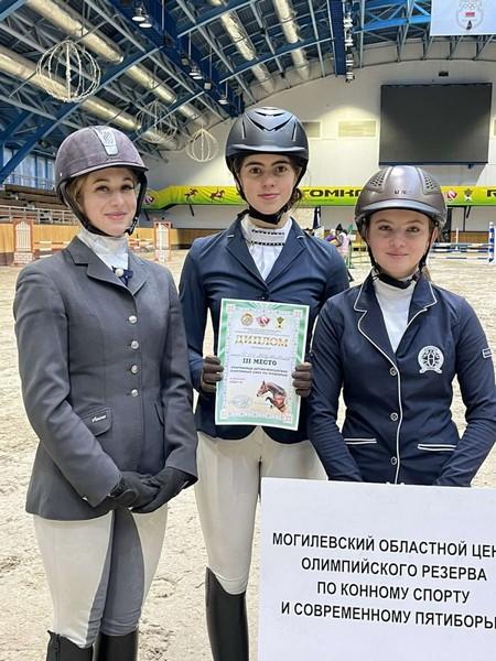 Могилевские всадницы заняли третье место на спартакиаде ДЮСШ Беларуси по конному троеборью