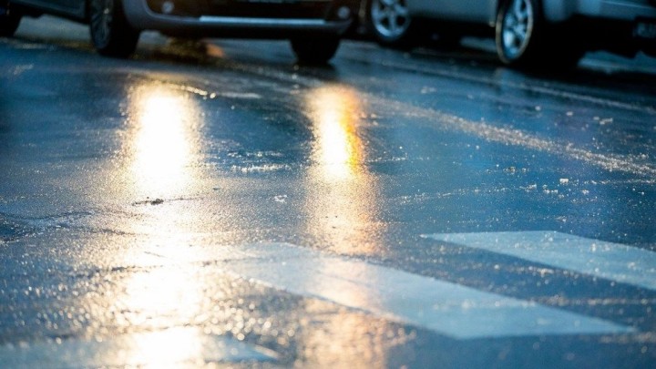 Погодные условия остаются сложными – ГАИ напоминает водителям об осторожности