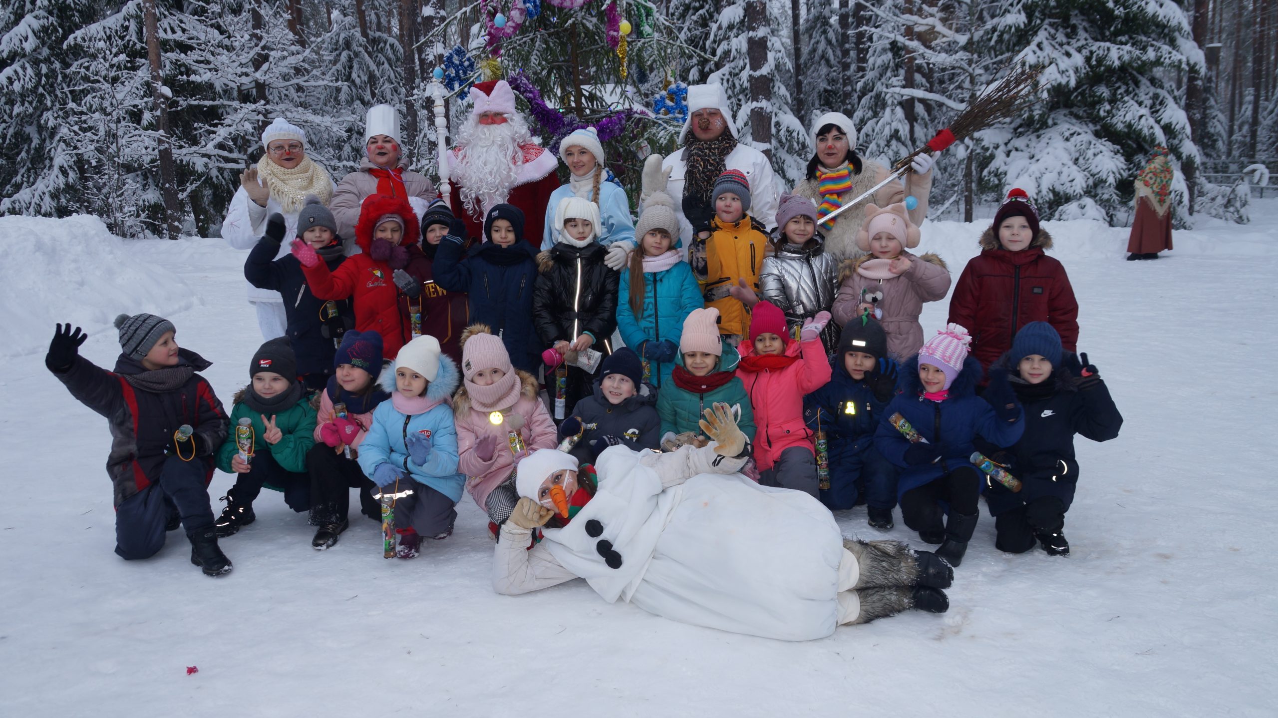 Дед Мороз приглашает жителей и гостей Хотимского района в свою сказочную усадьбу