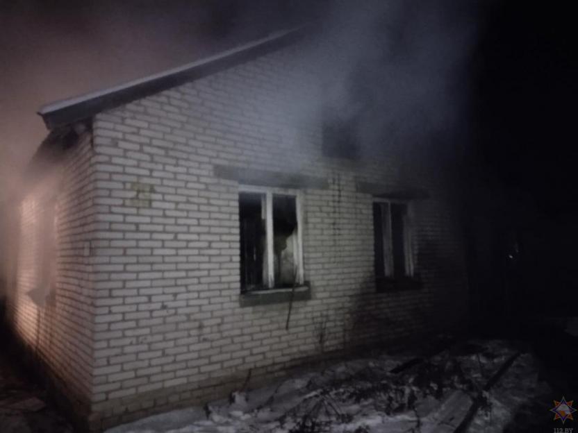 На пожаре в Костюковичах спасли мужчину
