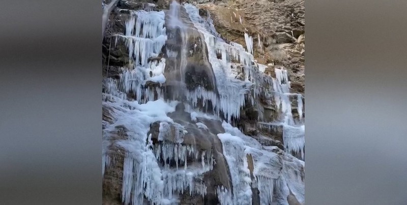Замерз самый высокий водопад Крыма