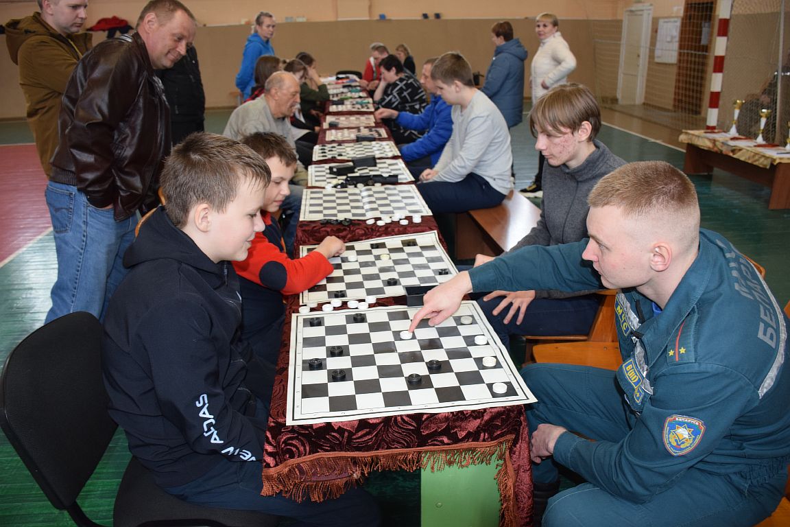 В Хотимске прошли районные соревнования по шашкам