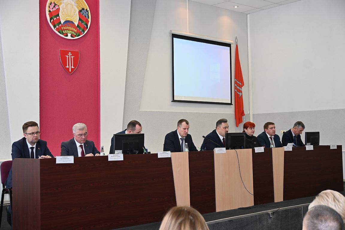 Сегодня в Хотимске состоялось заседание организационного комитета под председательством губернатора Могилевской области Анатолия Исаченко