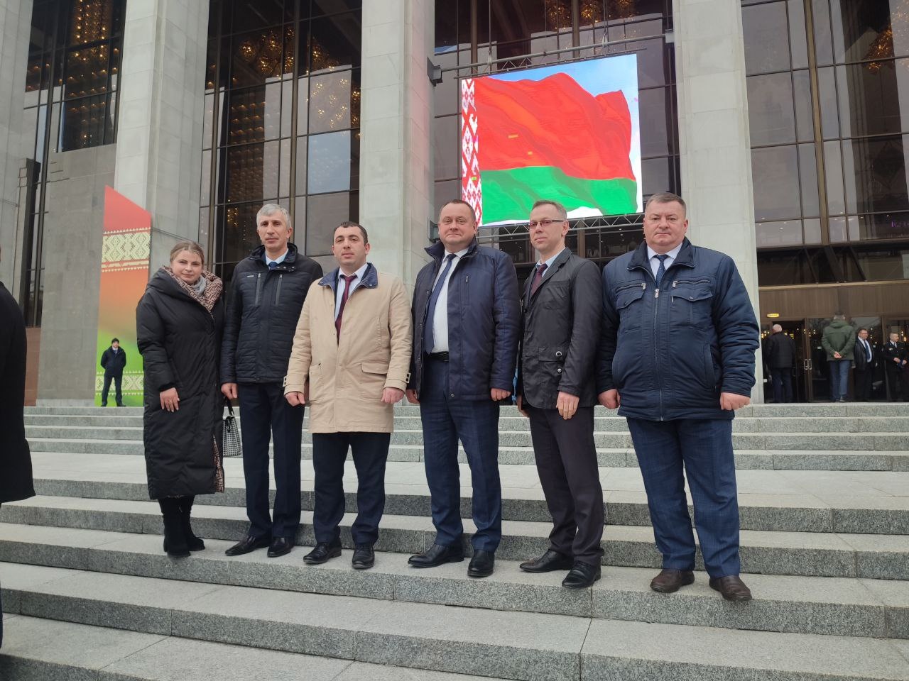 Делегация Хотимского района прибыла во Дворец Республики на Послание главы государства белорусскому народу и парламенту