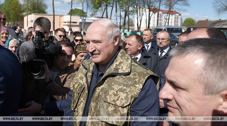 Лукашенко пообщался с жителями Ветки и сорвал аплодисменты
