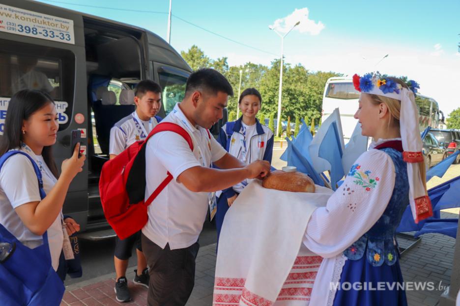 Спортсмены из Кыргызстана прибыли в Могилев на II Игры стран СНГ. Фото