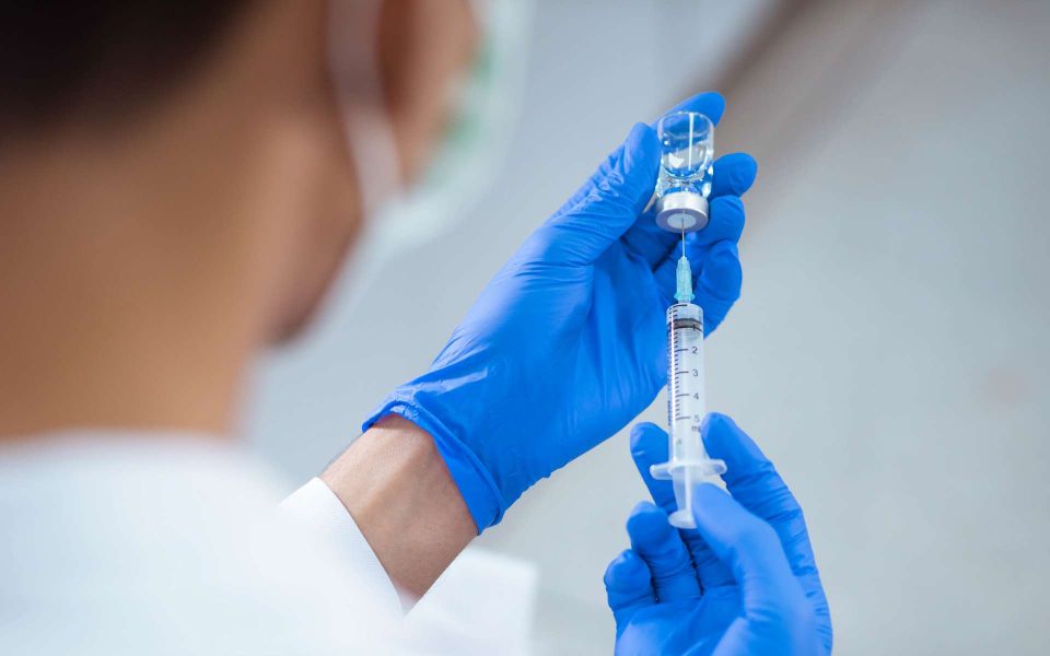 На вопросы про вакцинацию от гриппа отвечает Елена Кавенькина, помощник врача-эпидемиолога УЗ «Хотимский РайЦГЭ»
