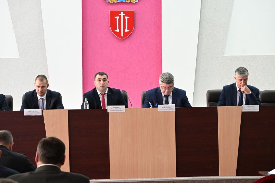 О том, как на Хотимщине реализуются мероприятия в рамках Директивы № 1 Президента РБ, обсудили на заседании исполкома