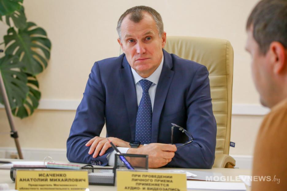 Губернатор провел прием граждан в Глуске