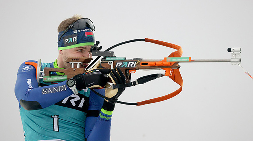 Лазовский завоевал серебро в большом масс-старте на этапе Кубка России по биатлону