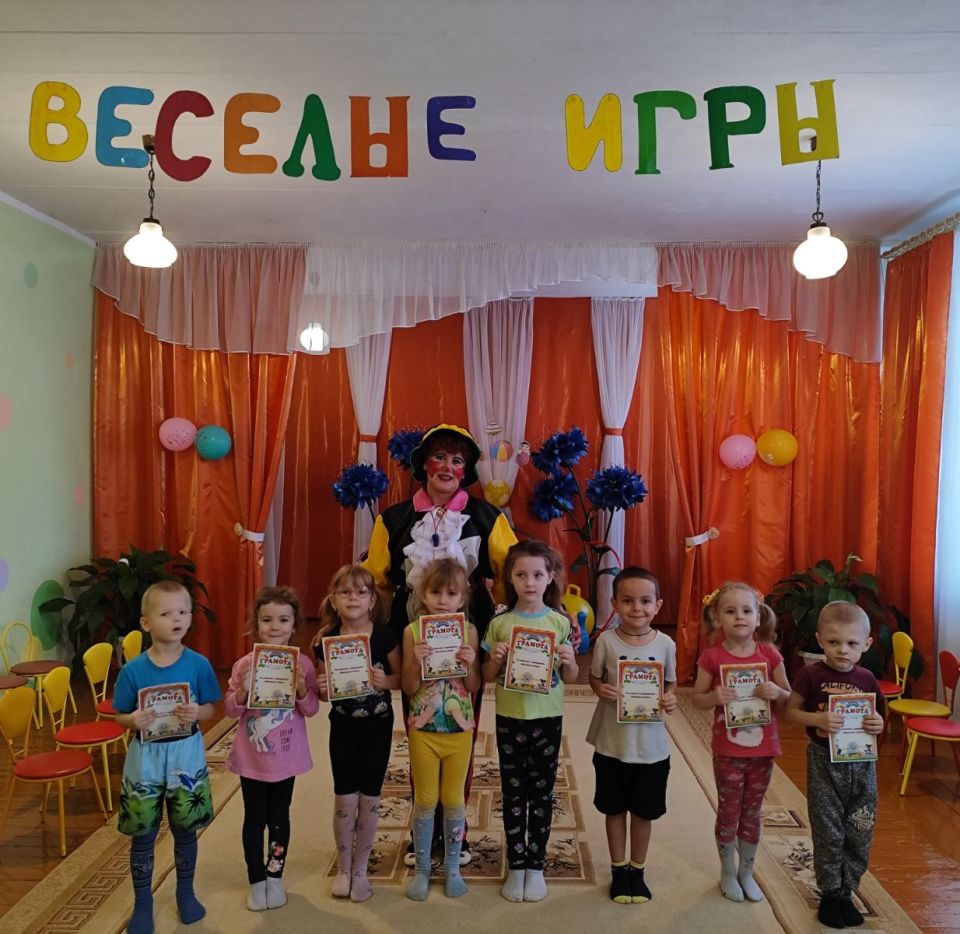 В детском саду № 2 прошел физкультурный праздник «Веселые игры»