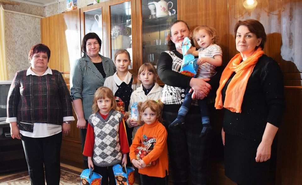 Многодетная семья Олеси и Андрея Кудрявцевых из Хотимского района встречала гостей