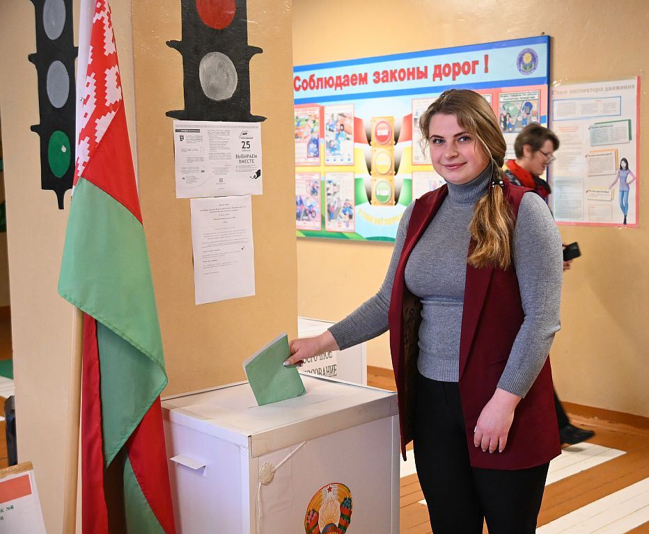 Ольга Реусова: “Голосую за процветание нашего района и будущее любимой Беларуси”