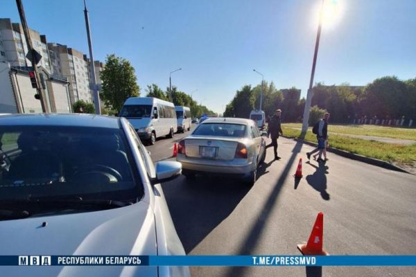 В Бобруйске под машину попали двое детей