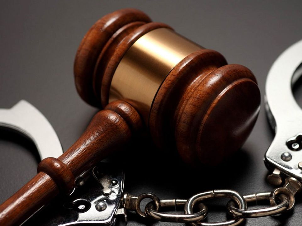 Уничтожение, повреждение и порча имущества, а также осквернение сооружений влекут уголовную ответственность. Отвечает УИМ