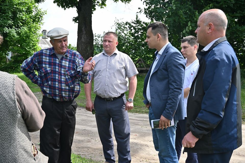 Депутат Хотимского районного Совета депутатов по Ольшовскому избирательному округу № 13 Игорь Костенко организовал встречу с жителями