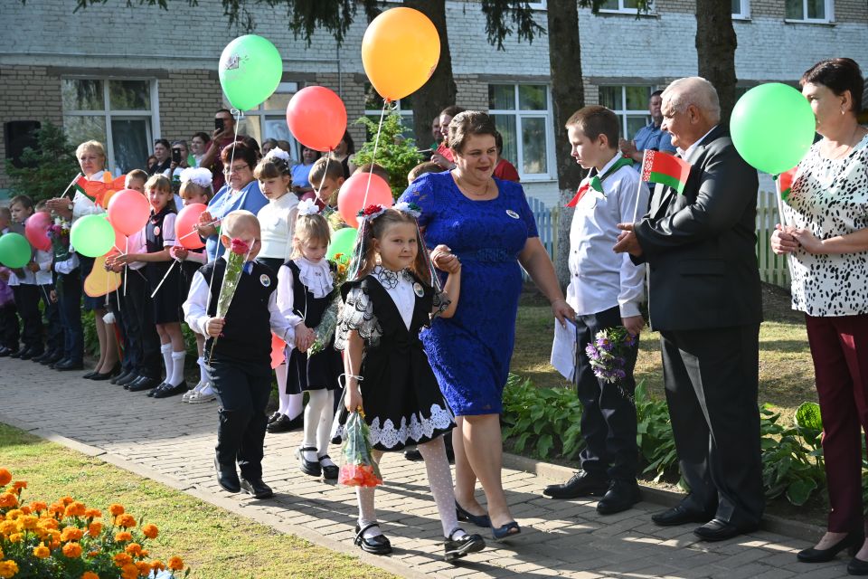 На Хотимщине прошли торжественные линейки, посвященные началу нового учебного года!