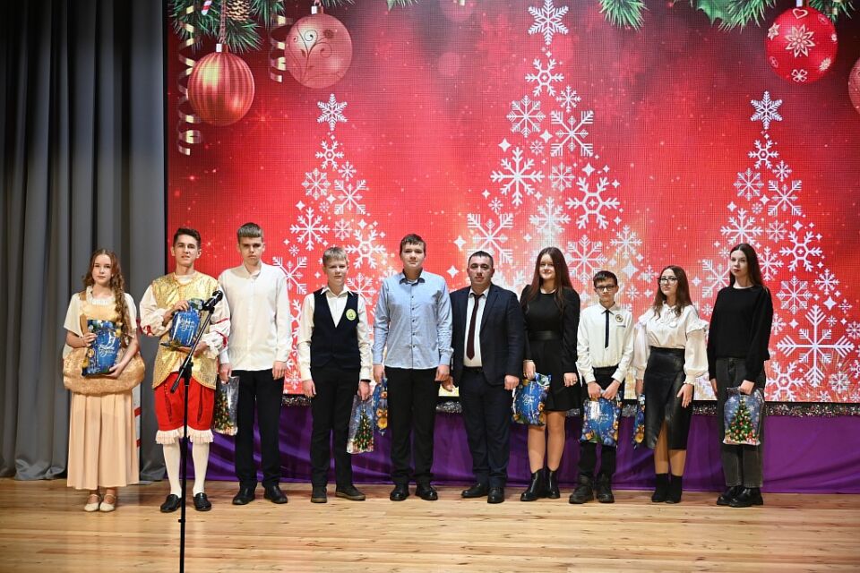 На премьере спектакля «Золушка» собрались лучшие учащиеся школ Хотимского района