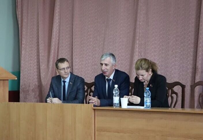 Евгений Николаенко провел встречу с населением