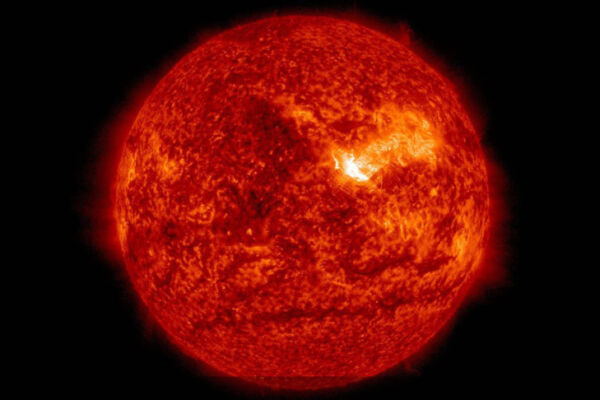 На Солнце произошла сильная вспышка