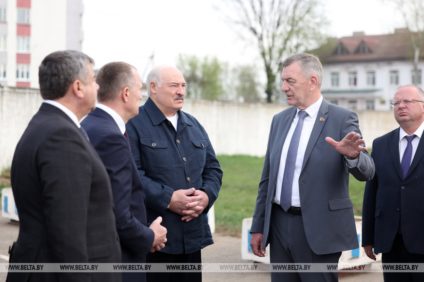Лукашенко об агросервисе в Шклове: вся страна будет копировать этот опыт