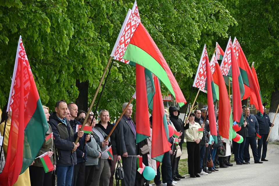 Хотимчане приняли участие в торжественном ритуале чествования государственных символов Беларуси