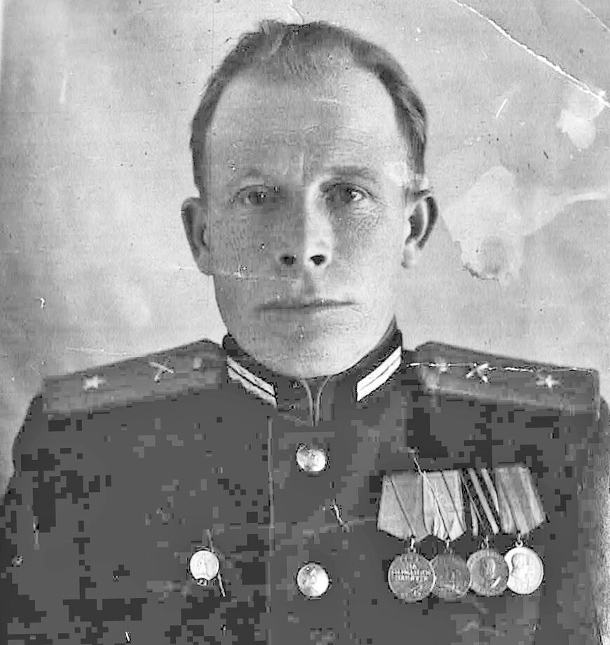 Даже мертвые не выпускали из рук оружие