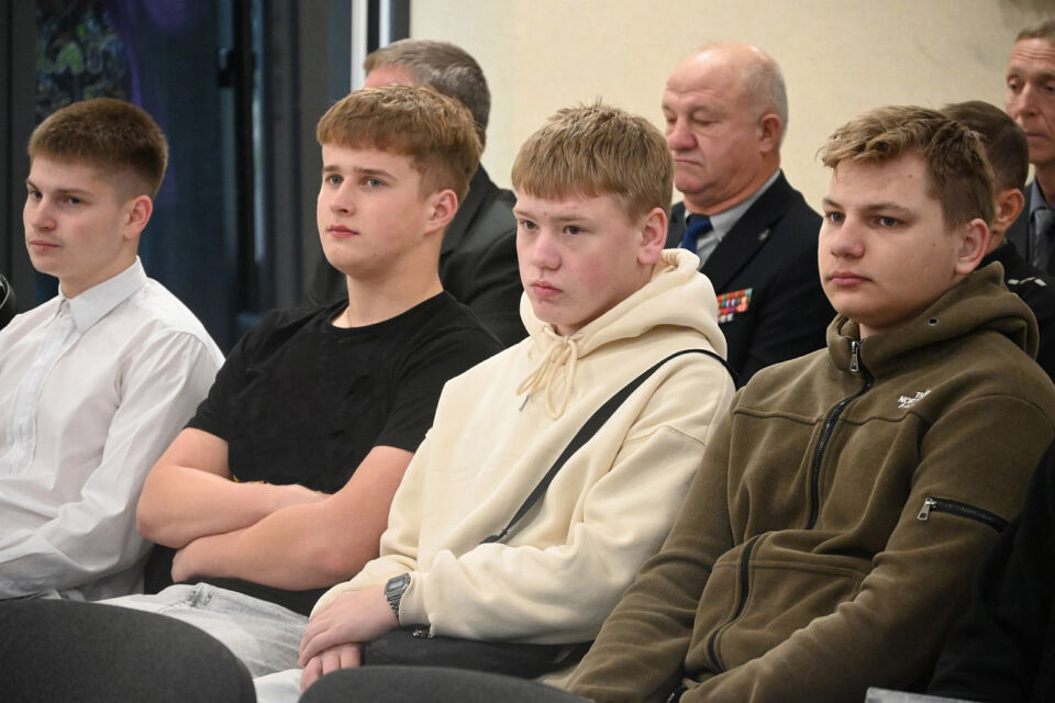 Сегодня состоялись торжественные проводы призывников на службу в ряды Вооруженных сил Республики Беларусь