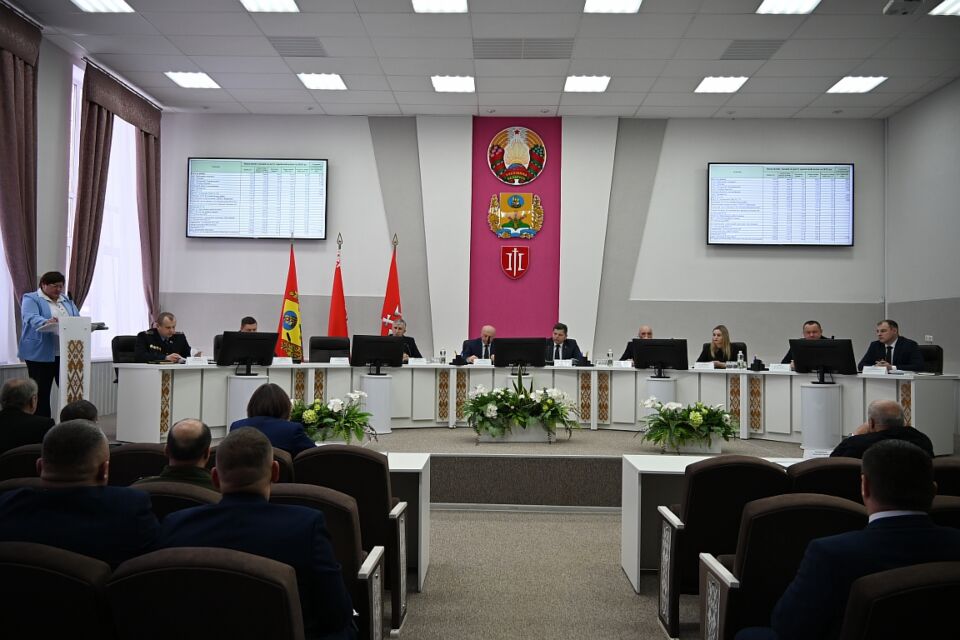 На заседании райисполкома рассмотрели итоги социально-экономического развития Хотимского района