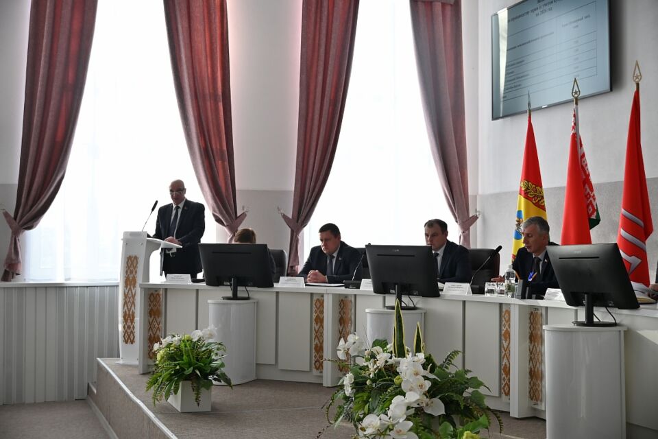 Готовность сельскохозяйственных организаций Хотимского района к весенне-полевым работам рассмотрели на заседании исполкома