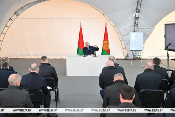 Очень медленно разворачиваемся, надо ускоряться. Лукашенко обозначил актуальные задачи по развитию агросервисов