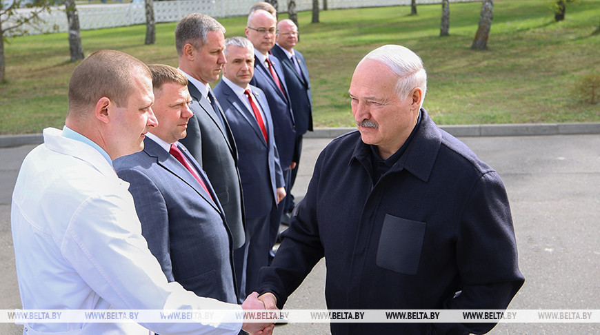 Большая командировка Лукашенко продолжается в Петриковском районе