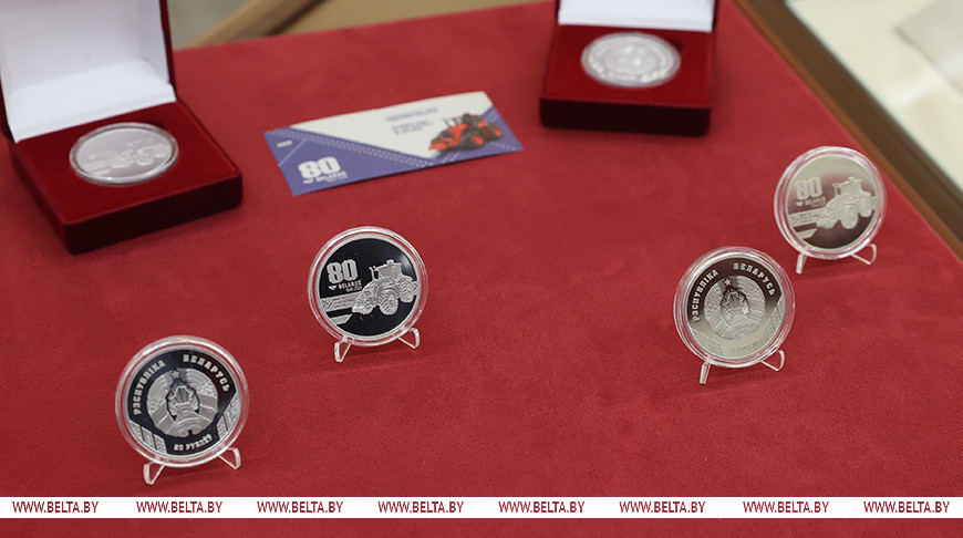 С 29 апреля в продажу поступят первые в истории памятные монеты, изготовленные в Беларуси