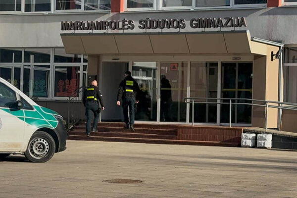 ЧП в Литве: две девочки получили ранения в результате нападения в школе