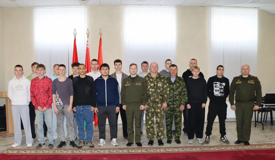 Сегодня состоялись торжественные проводы в ряды Вооруженных Сил Республики Беларусь ребят Хотимщины