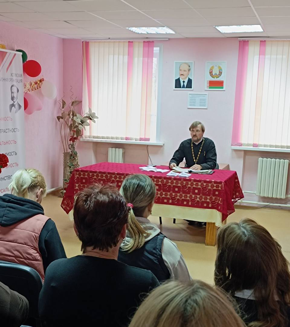 В Хотимском районном центре социального обслуживания населения прошло тематическое мероприятие «Я и моя семья без сквернословия»