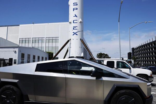 Выход SpaceX на биржу официально сделал Илона Маска первым триллионером в истории