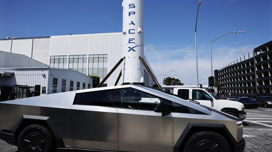 Выход SpaceX на биржу официально сделал Илона Маска первым триллионером в истории