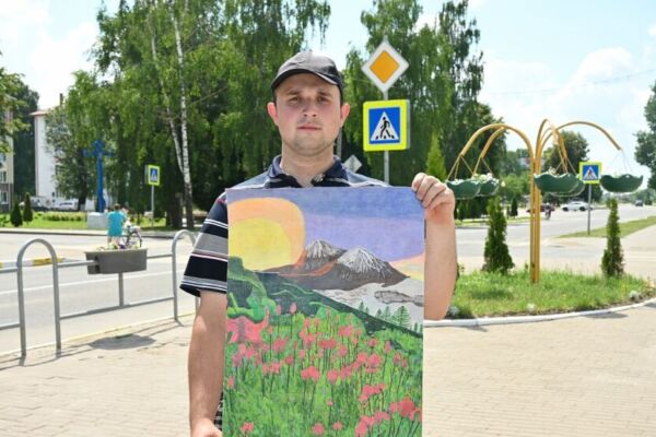 Красоту замечает каждый, а Руслан её рисует: история юного дарования из Тростино
