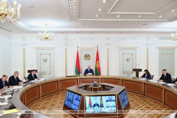 Техника, кадры и надежность сушильного хозяйства. Лукашенко назвал главные условия успеха уборочной