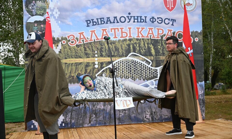 Фотофакт: Смотрите, как в Хотимске прошел первый день четвертого регионального рыболовного фестиваля «Залаты карась»