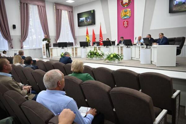 Актуальные вопросы обсудили на аппаратном совещании у председателя Хотимского райисполкома
