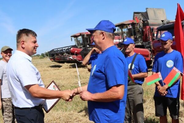 Уборочная-2026: новые рекорды Хотимского района