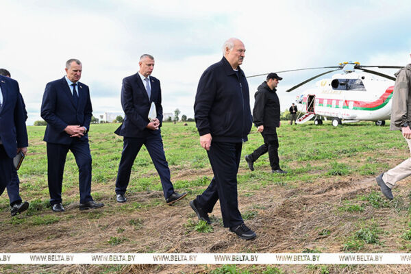 Жесткая критика, но не только. Лукашенко поручил за будущий год кардинально изменить Могилевскую область